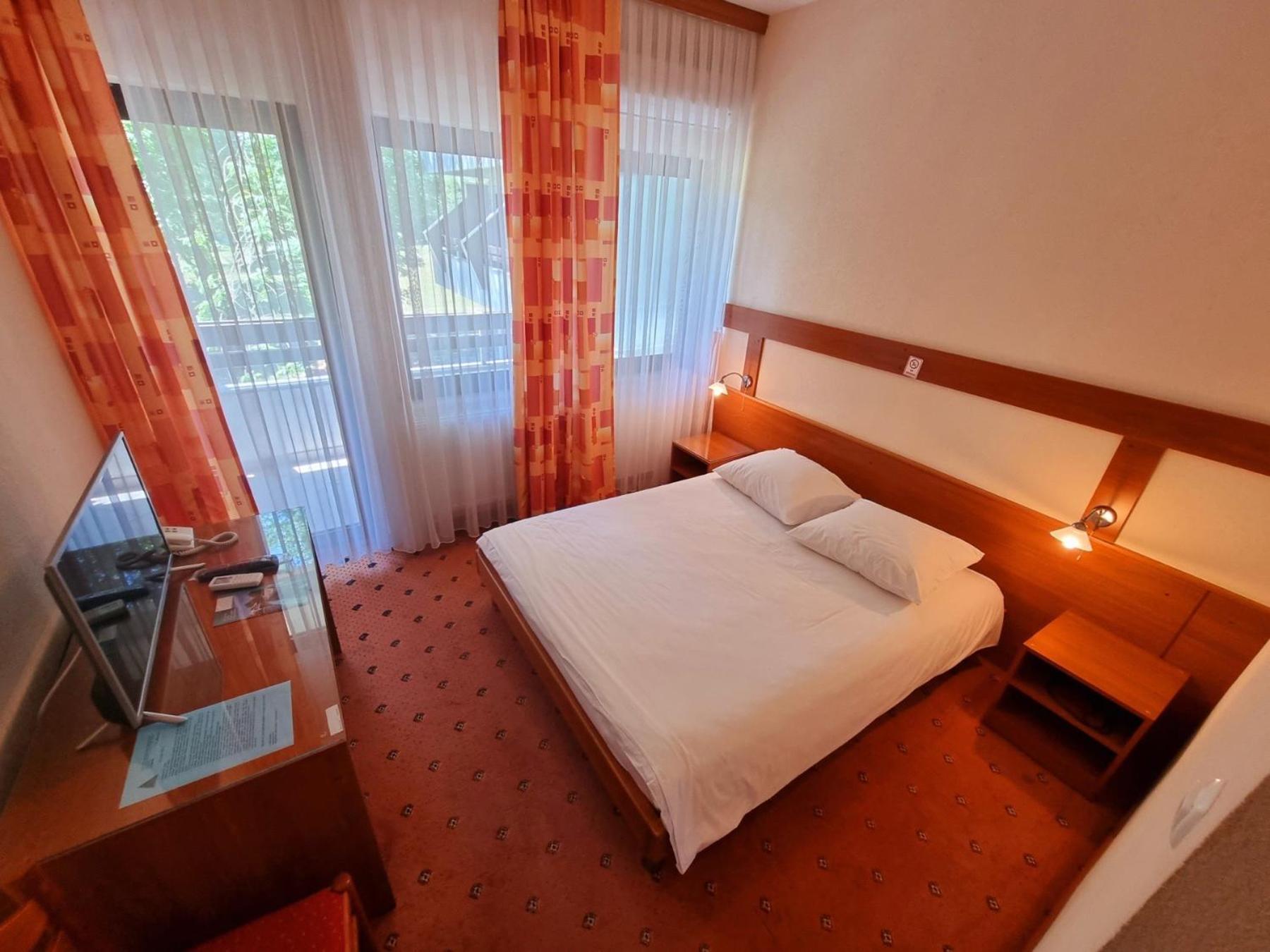 Hotel Ada Біхач Екстер'єр фото
